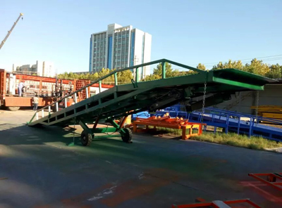 移動式登車橋 移動式登車橋