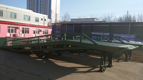 移動液壓登車橋 移動液壓登車橋