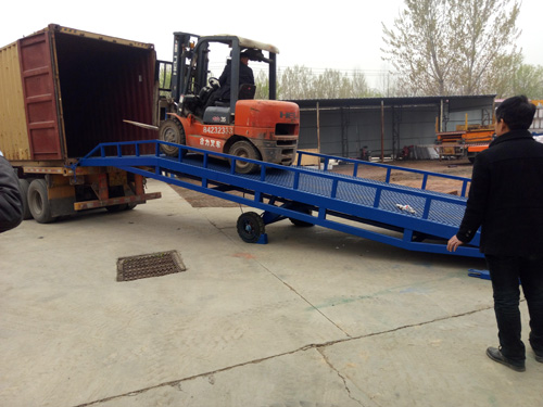 液壓升降機(jī) 液壓升降機(jī)