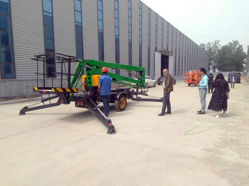 拖車折臂式液壓升降平臺 拖車折臂式液壓升降平臺